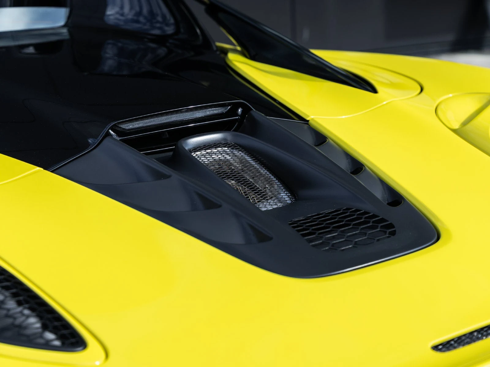 2027 McLaren Artura Spider, 17/20