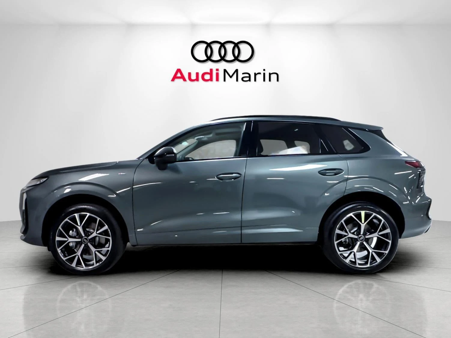 2026 Audi Q3 S line (FJ), 2/20
