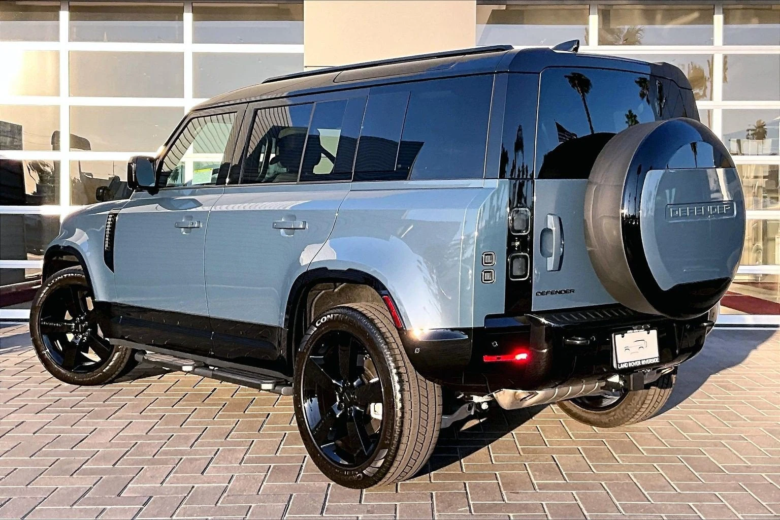 2026 Land Rover Defender 110 X-Dynamic SE (L663), 3/14