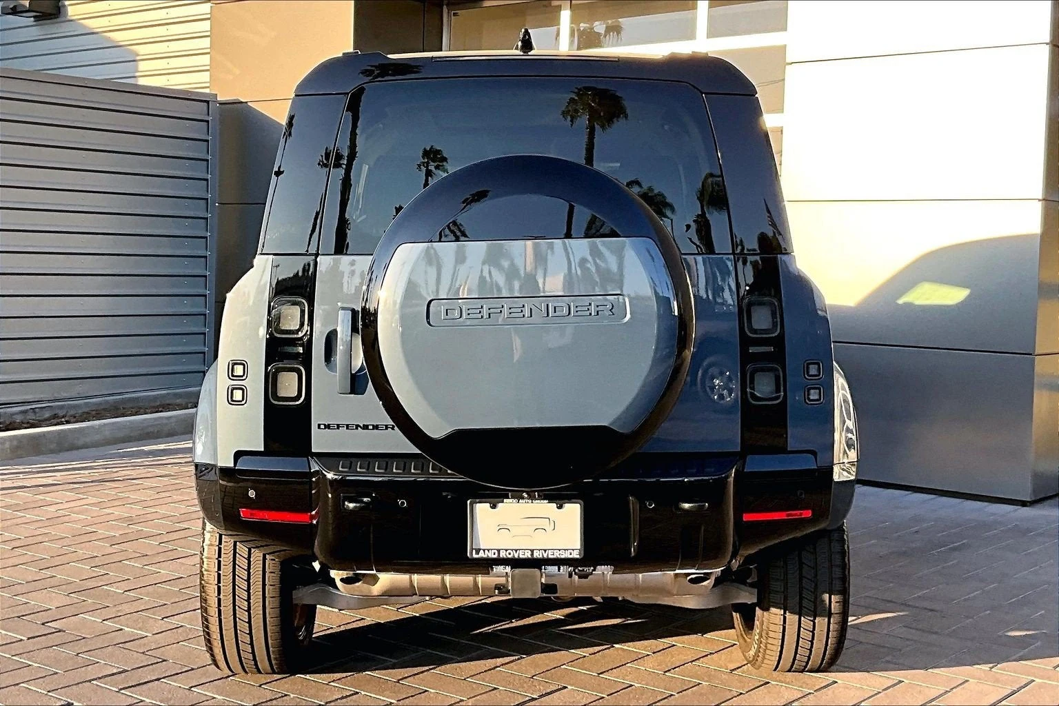 2026 Land Rover Defender 110 X-Dynamic SE (L663), 4/14