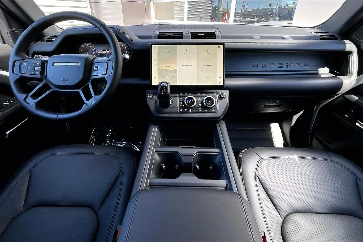 2026 Land Rover Defender 130 X-Dynamic SE (L663), 5/15