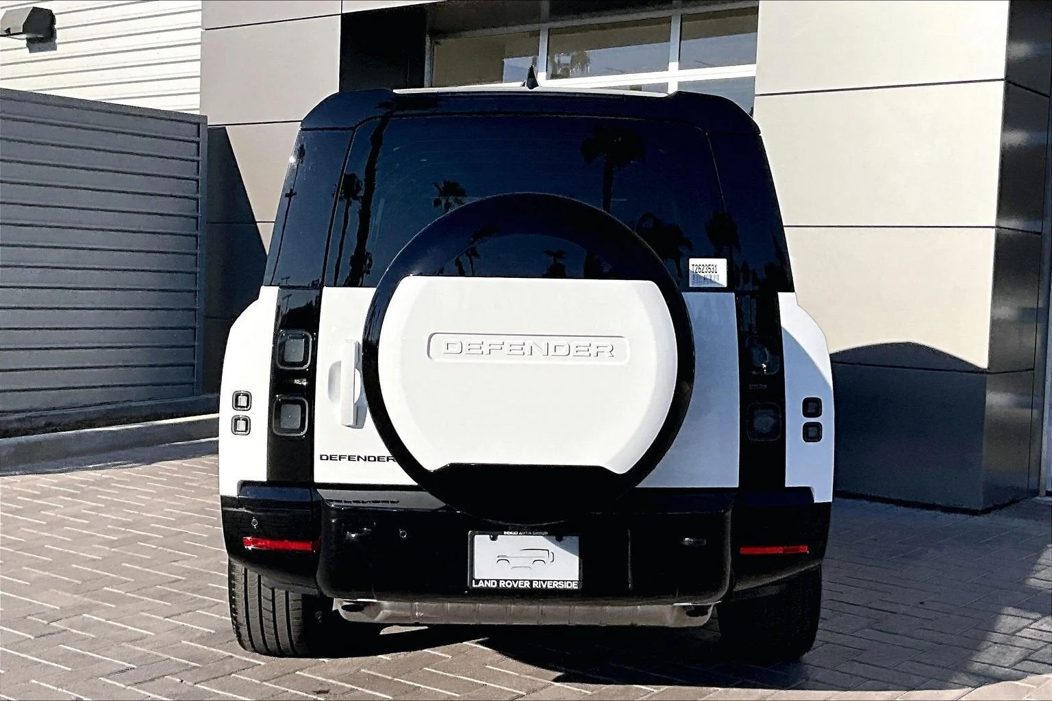 2026 Land Rover Defender 130 X-Dynamic SE (L663), 4/14