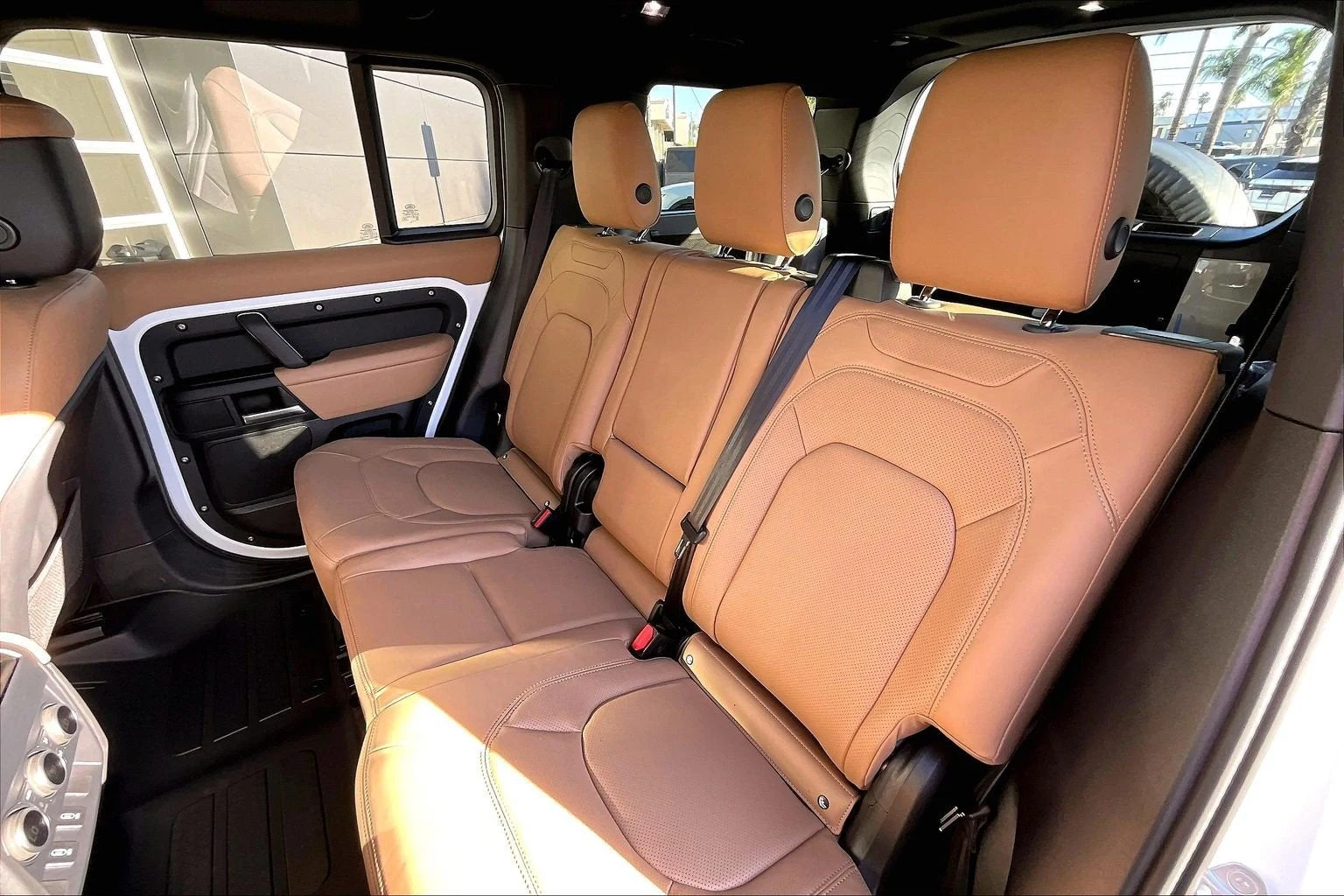 2026 Land Rover Defender 130 X-Dynamic SE (L663), 10/14