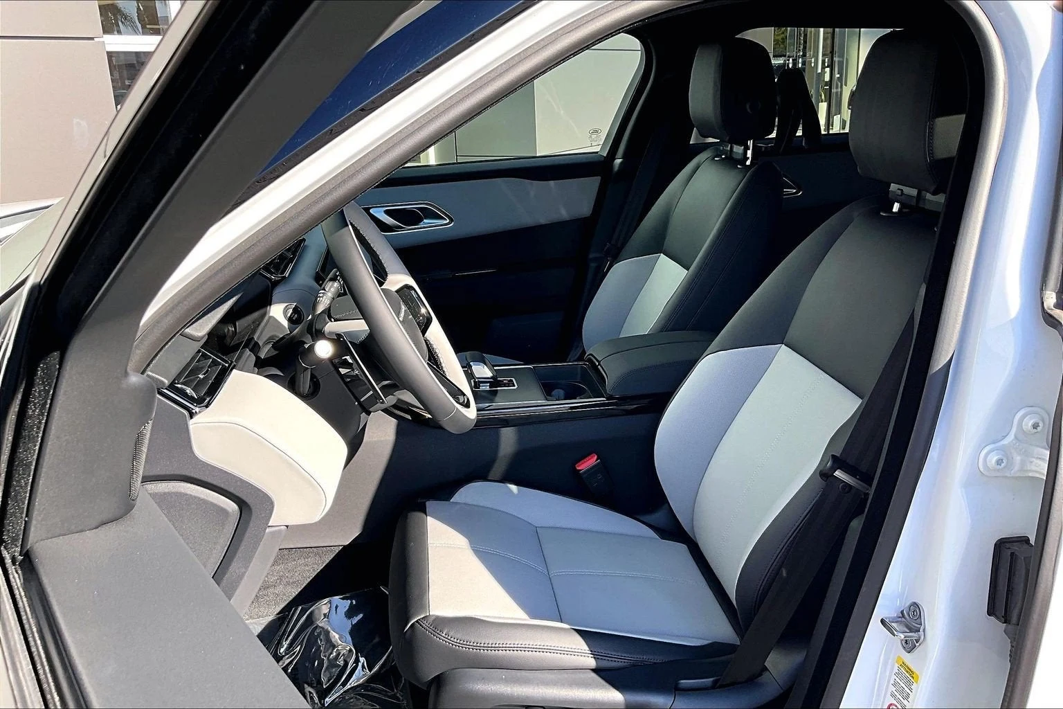 2026 Land Rover Range Rover Velar S (L560), 9/14