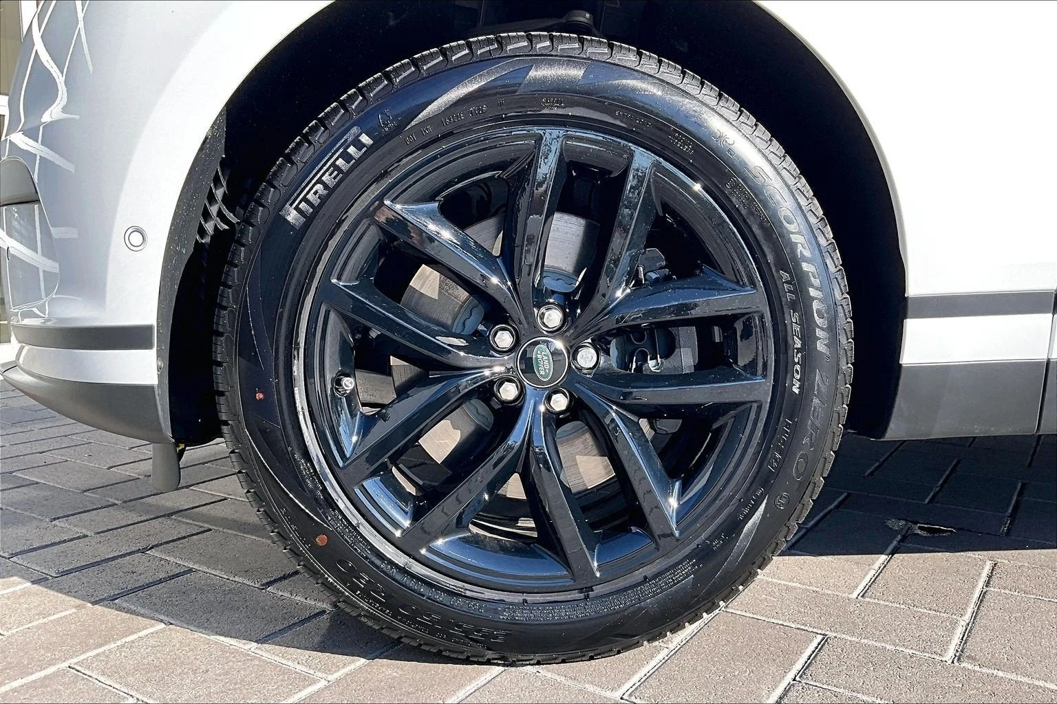 2026 Land Rover Range Rover Velar S (L560), 12/14