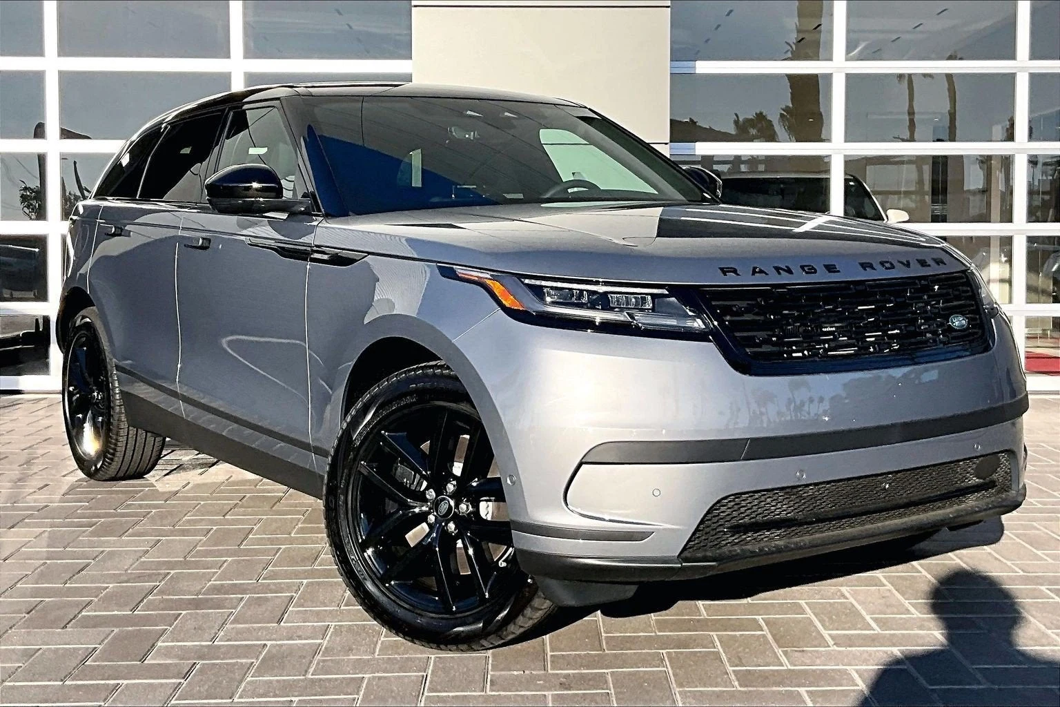 2026 Land Rover Range Rover Velar S (L560), 2/13