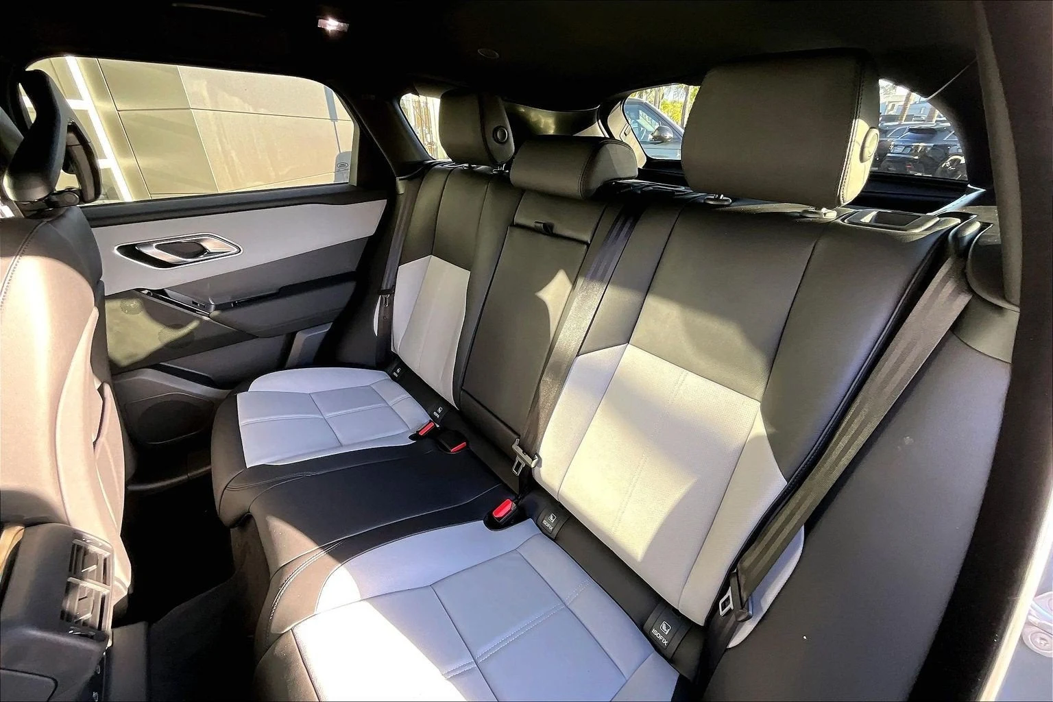 2026 Land Rover Range Rover Velar S (L560), 10/13