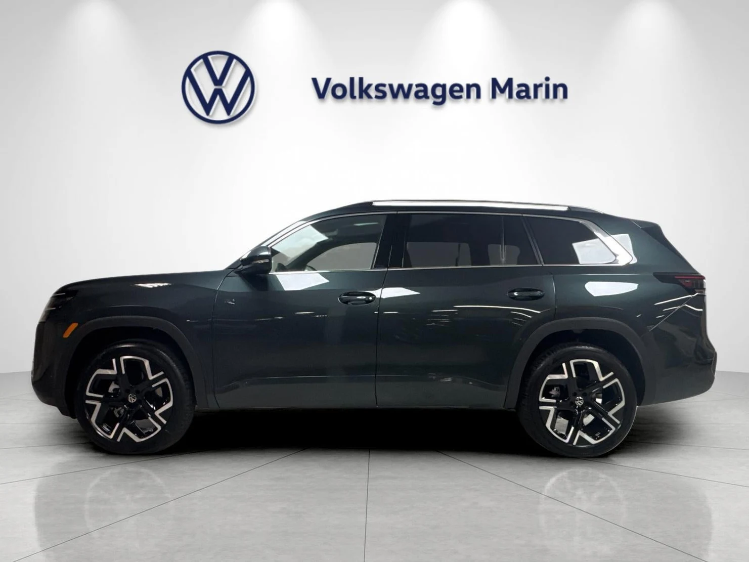 2027 Volkswagen Atlas 2.0T SEL Premium R-Line (2024 Update), 2/20
