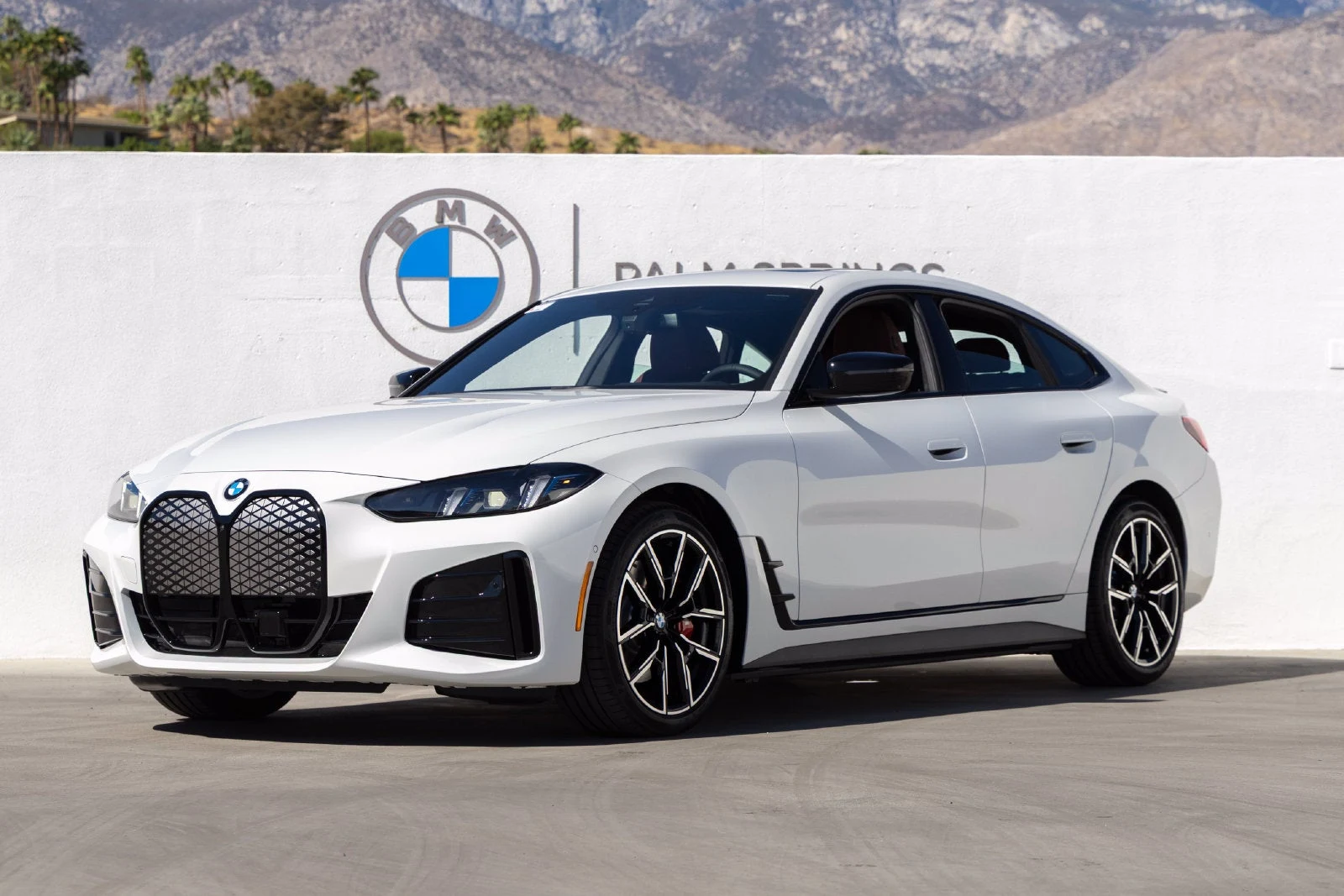 BMW i4 eDrive40 (G26) · Alpine White · Indigo Auto Group