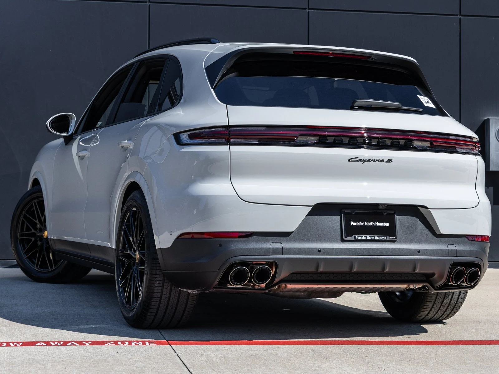 2026 Porsche Cayenne S (3rd Generation), 3/20