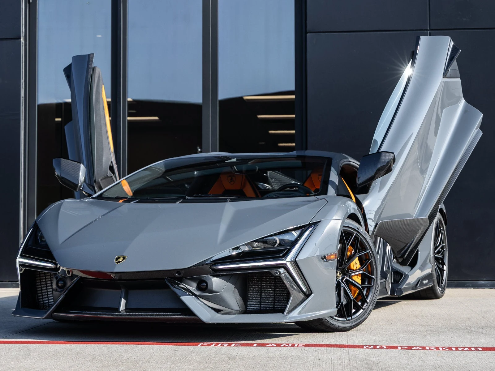 2025 Lamborghini Revuelto, 2/20