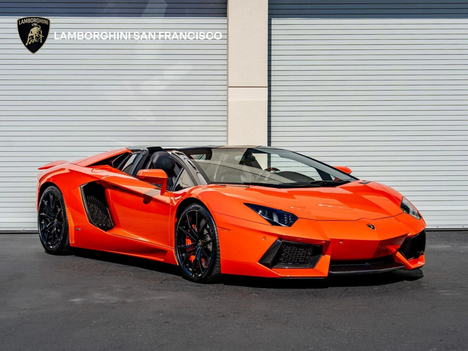 Lamborghini Aventador LP 700-4 Roadster · Arancio Argos Pearl Effect · Indigo Auto Group