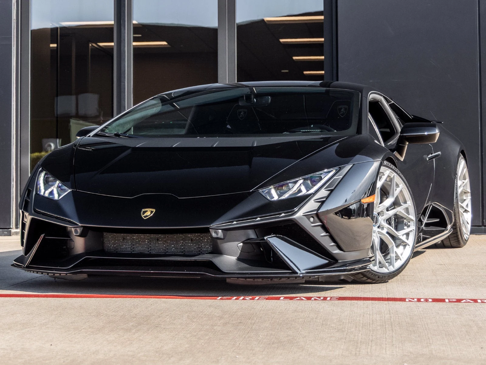 Lamborghini Huracán Tecnica · Nero Noctis Metallic · Indigo Auto Group