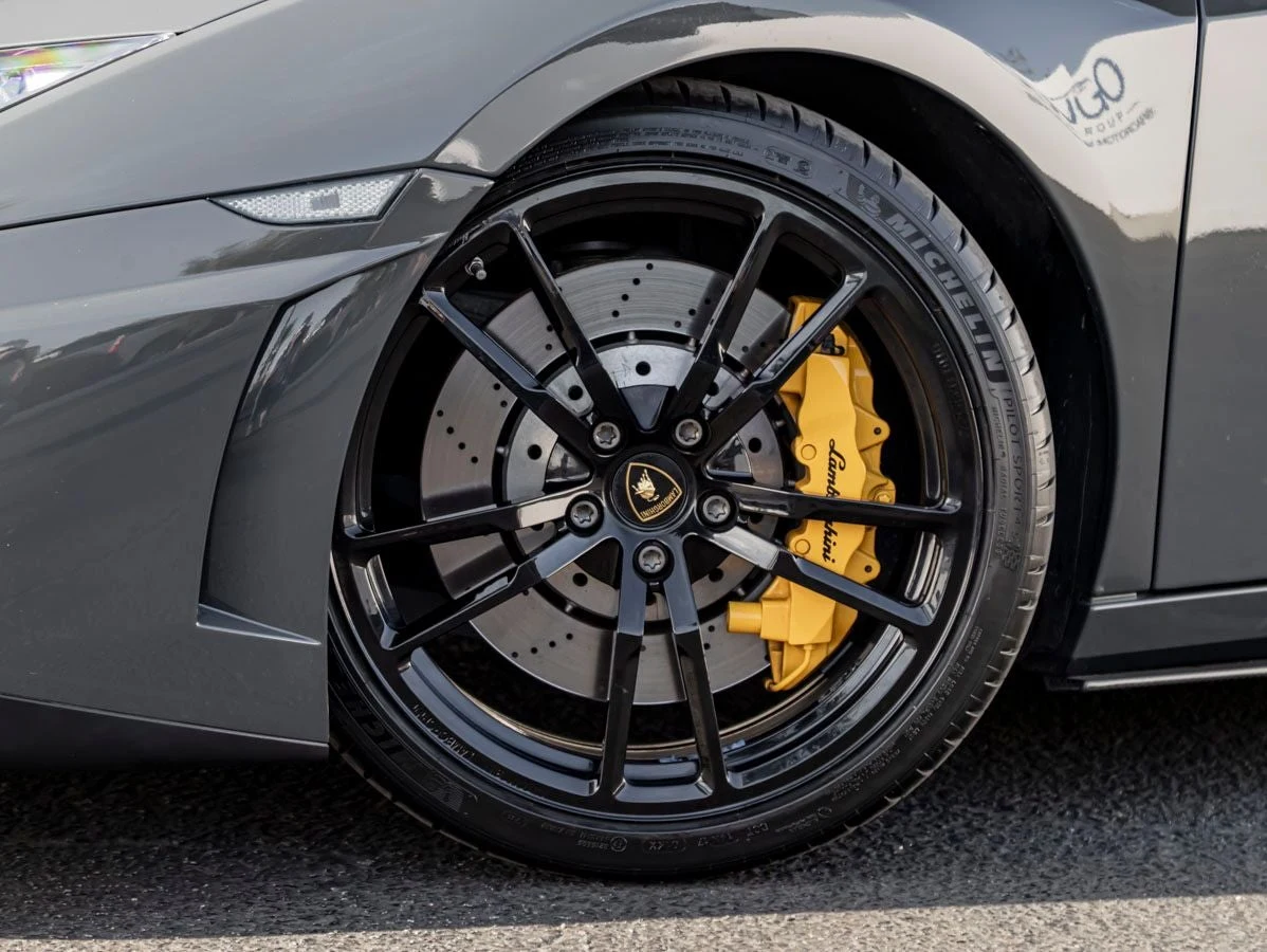 2012 Lamborghini Gallardo LP 570-4 Spyder Performante, 14/20