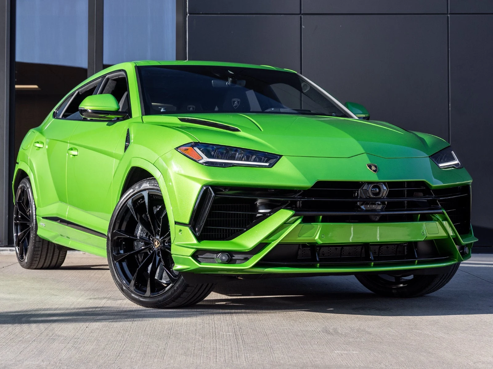 2024 Lamborghini Urus S, 2/20