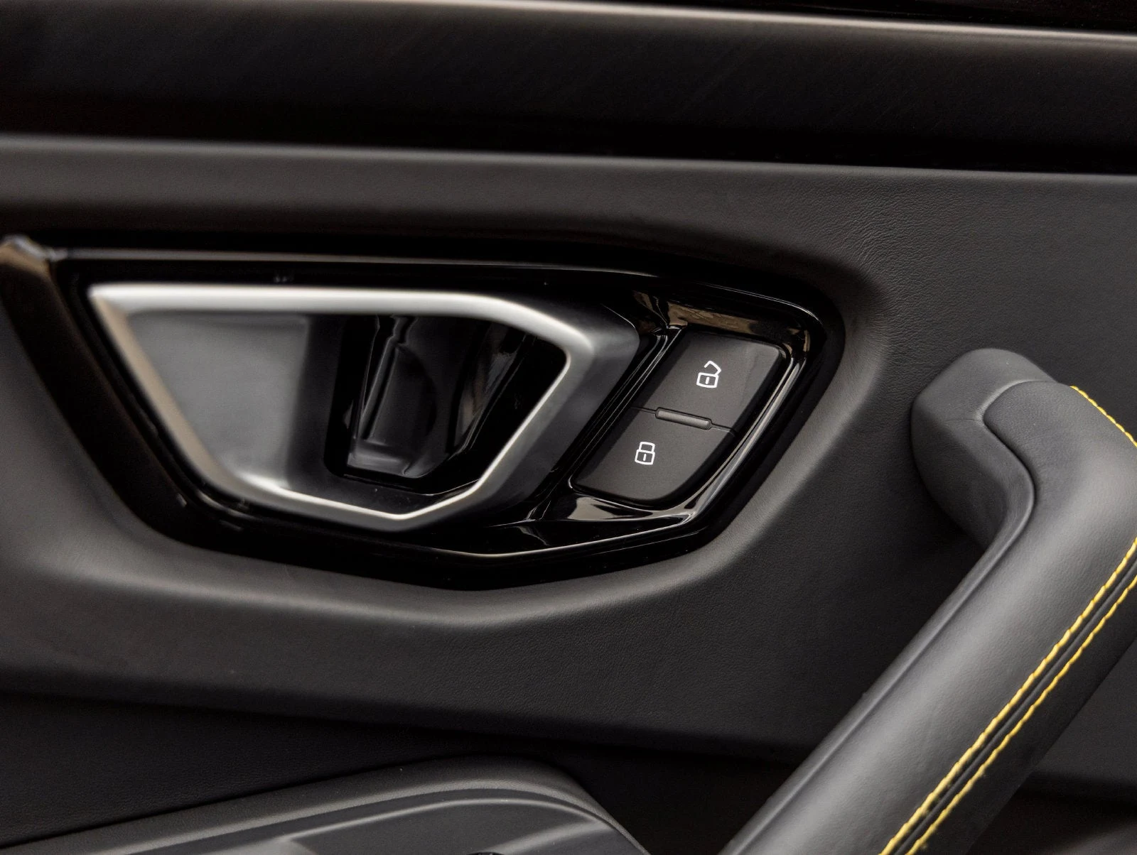 2024 Lamborghini Urus S, 19/20