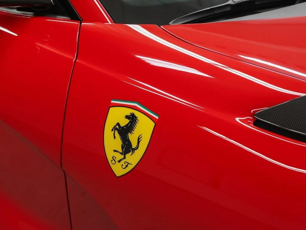 2023 Ferrari 812 Competizione, 8/20
