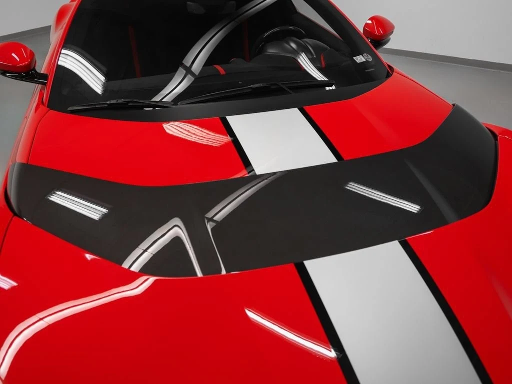 2023 Ferrari 812 Competizione, 13/20