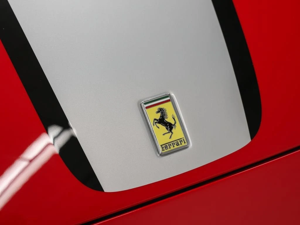 2023 Ferrari 812 Competizione, 15/20