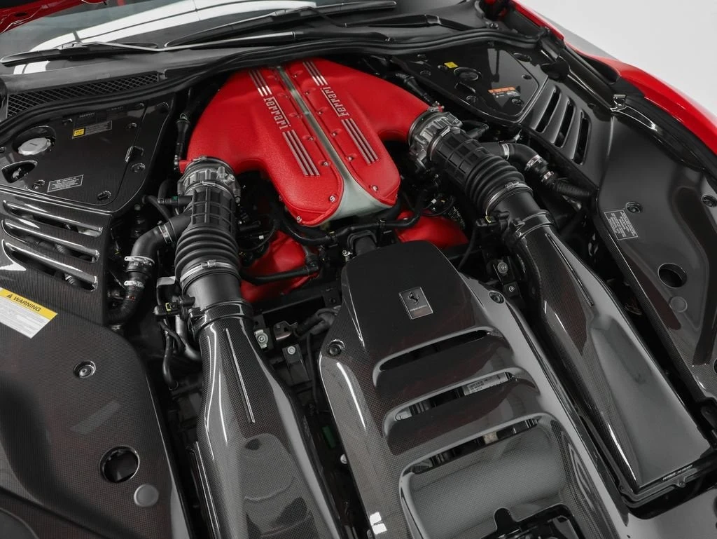 2023 Ferrari 812 Competizione, 16/20