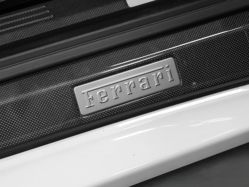 2009 Ferrari Scuderia Spider 16M, 19/20