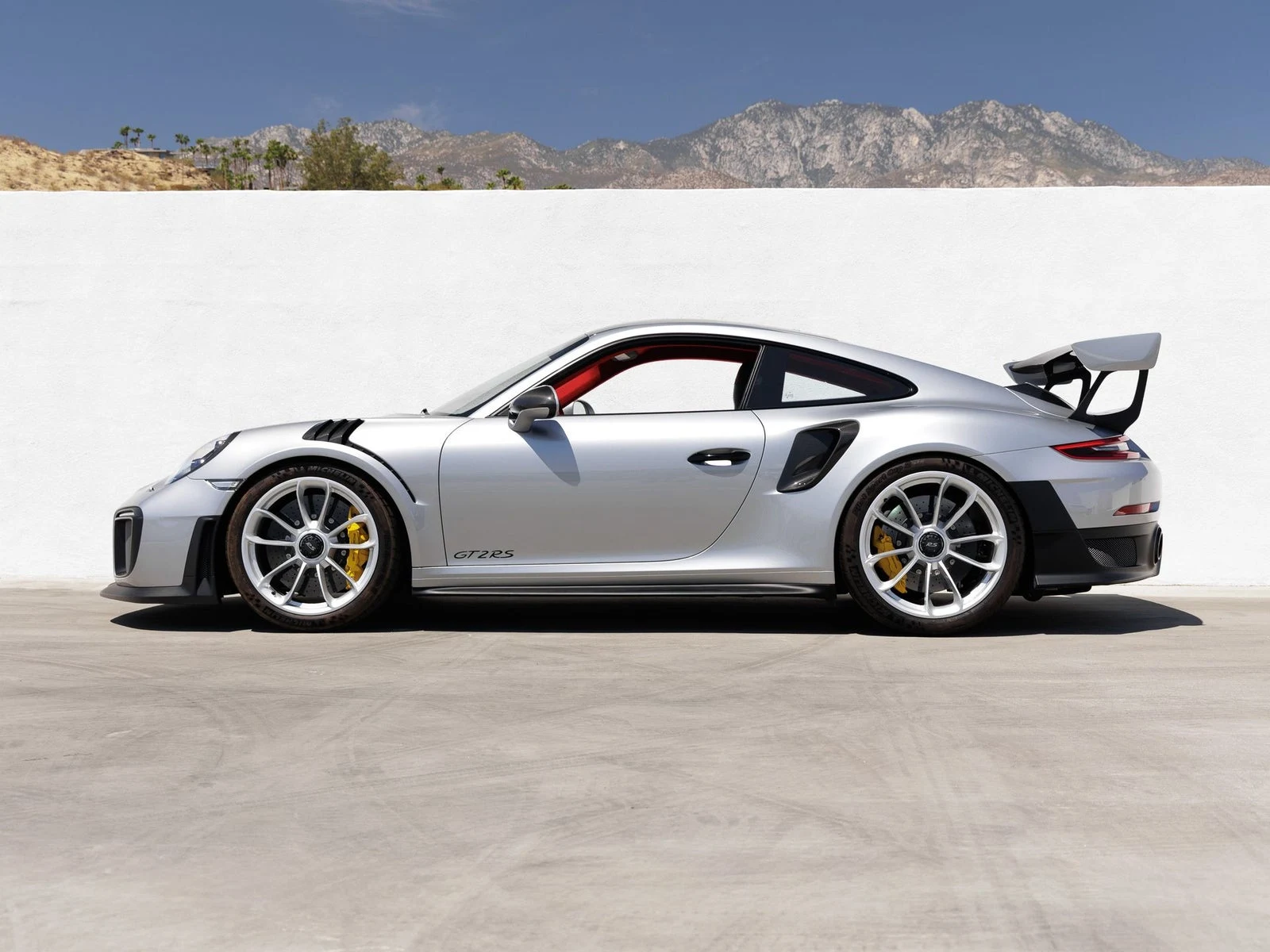 2018 Porsche 911 GT2 RS (991.2), 2/20