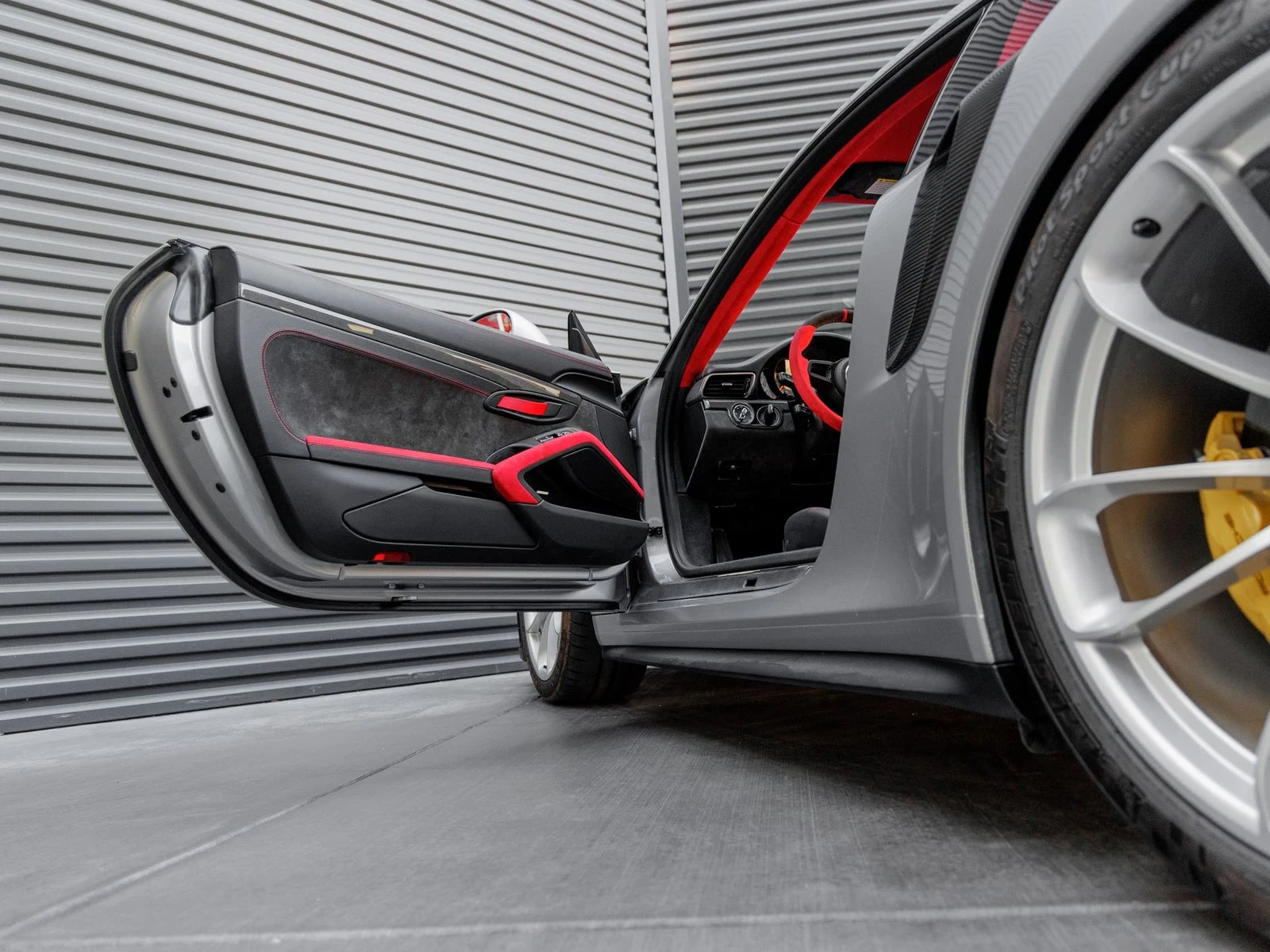 2018 Porsche 911 GT2 RS (991.2), 15/20