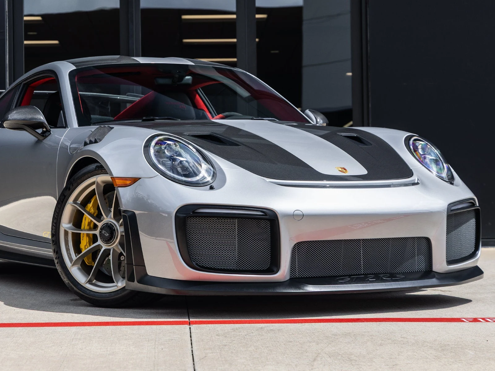 2018 Porsche 911 GT2 RS (991.2), 10/20