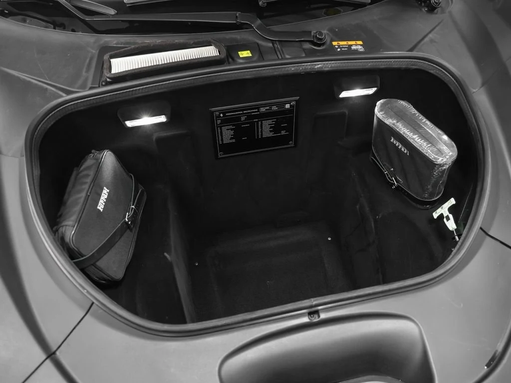 2022 Ferrari F8 Spider, 13/20