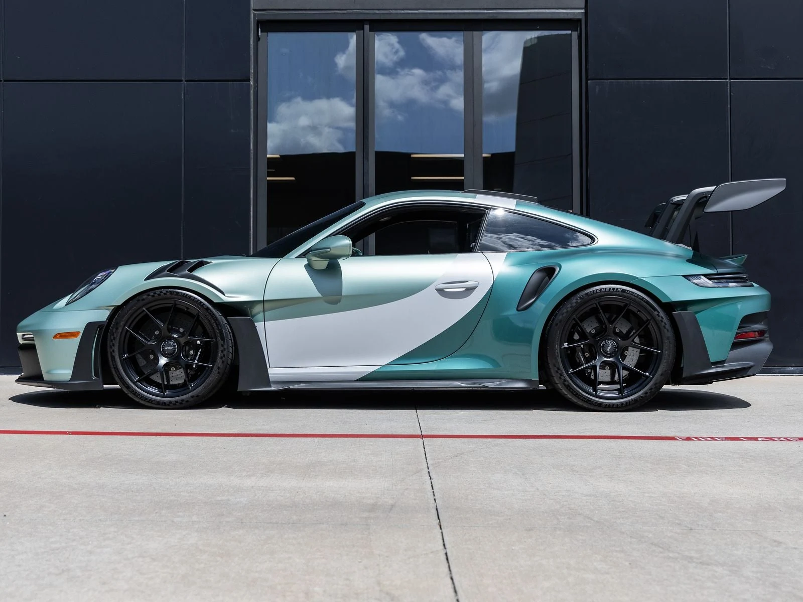 2024 Porsche 911 GT3 RS (992.1), 2/20