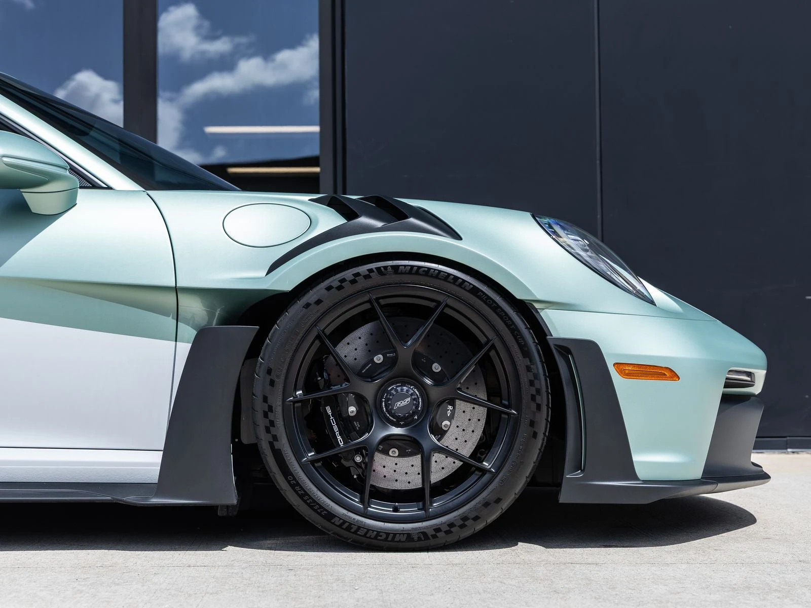 2024 Porsche 911 GT3 RS (992.1), 15/20