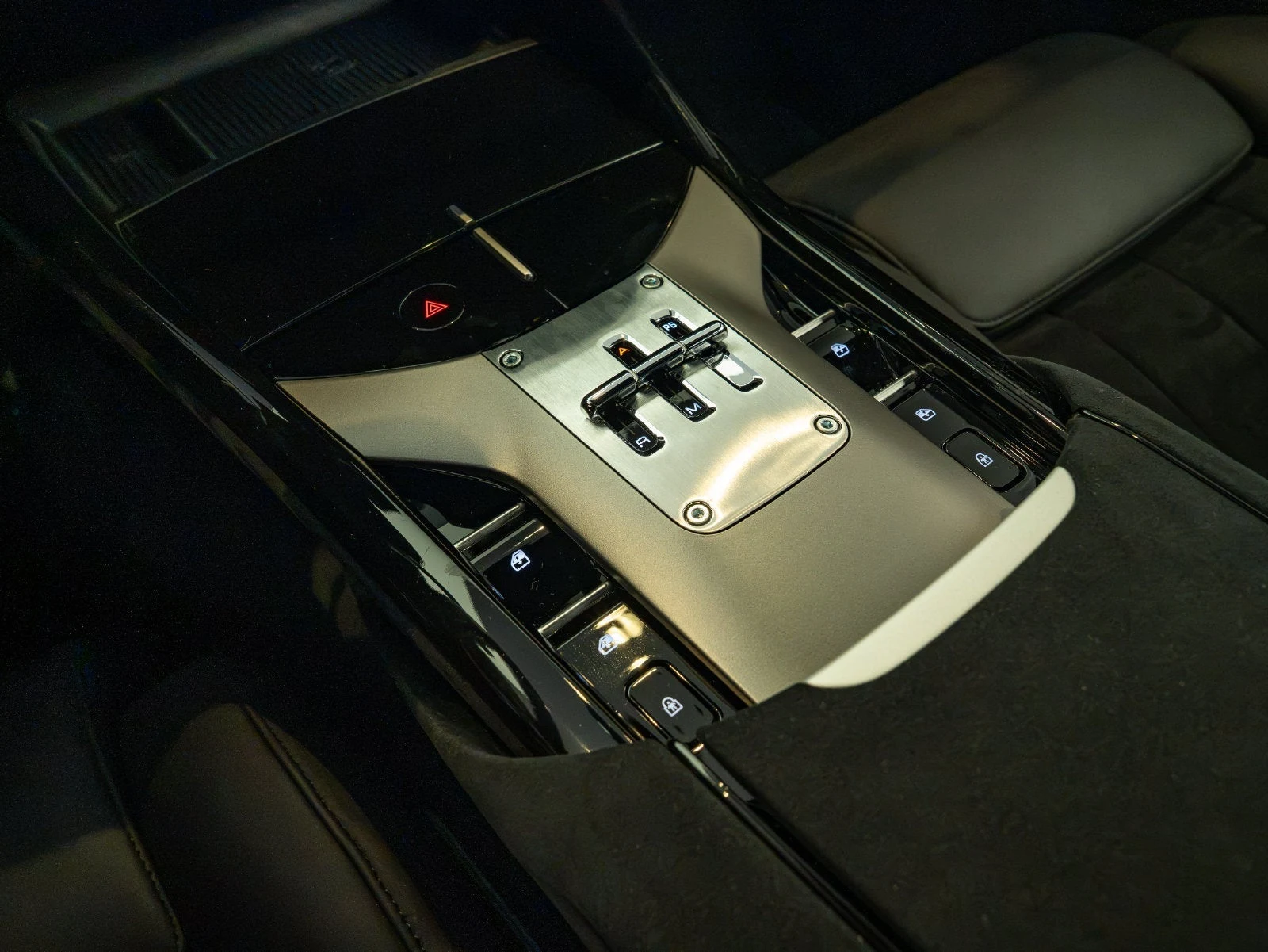 2023 Ferrari Purosangue, 19/20