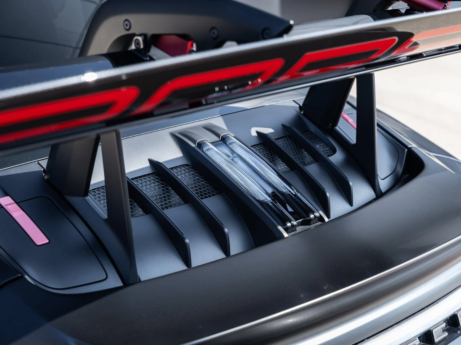 2025 Porsche 911 GT3 RS (992.1), 18/20