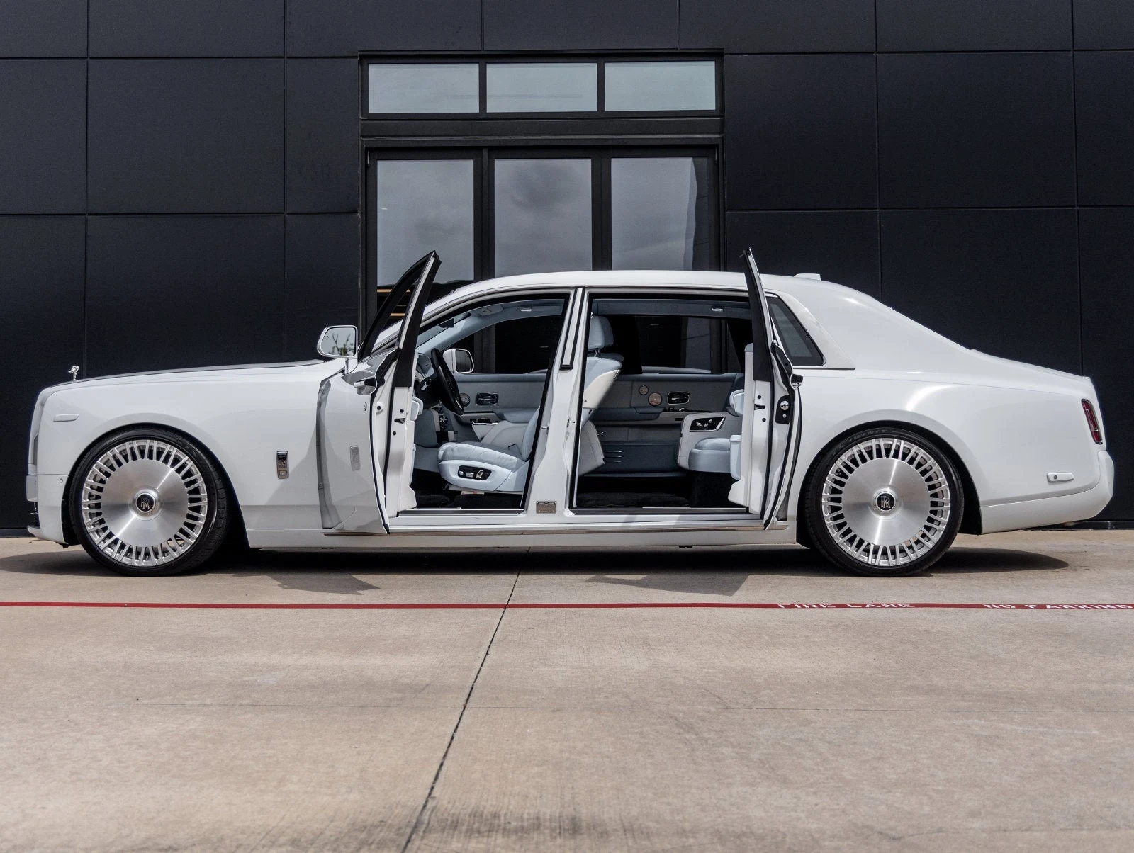 2023 Rolls-Royce Phantom VIII Series II, 11/20
