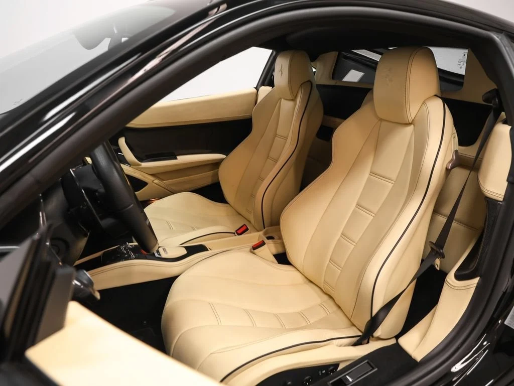 2010 Ferrari 458 Italia, 3/20