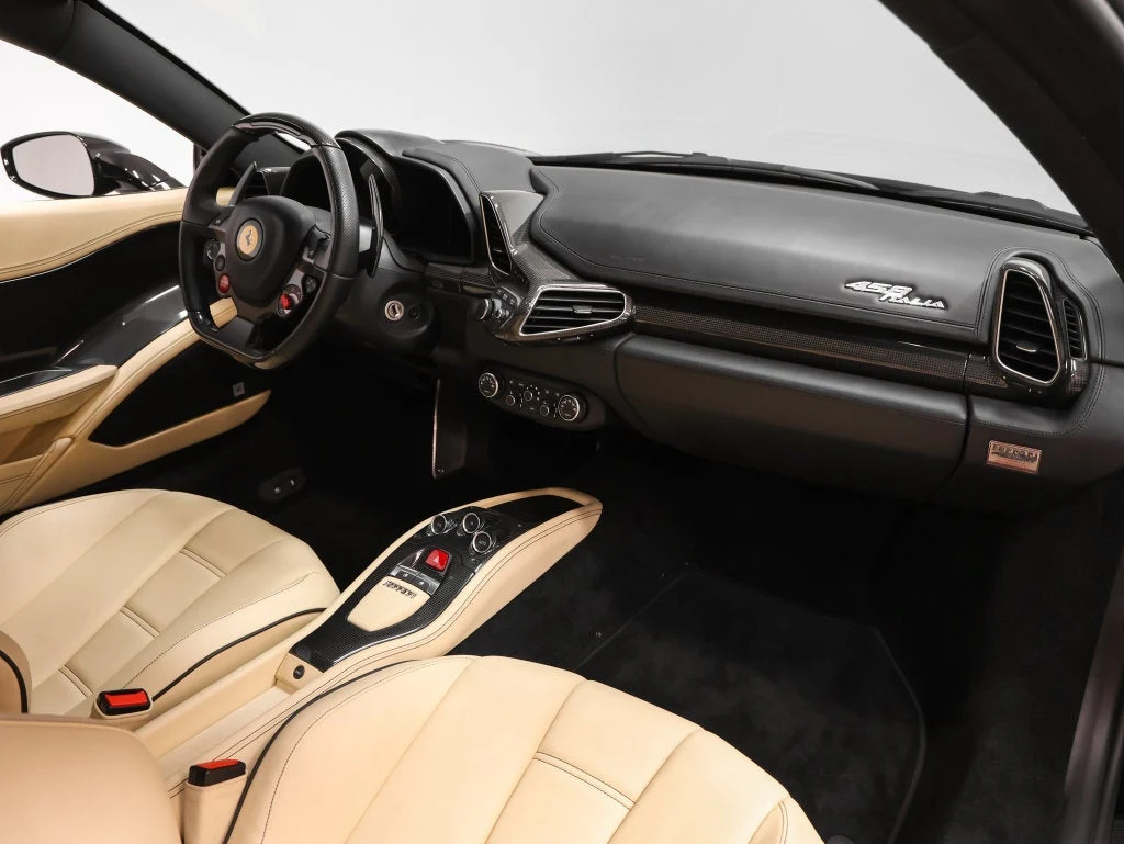 2010 Ferrari 458 Italia, 18/20