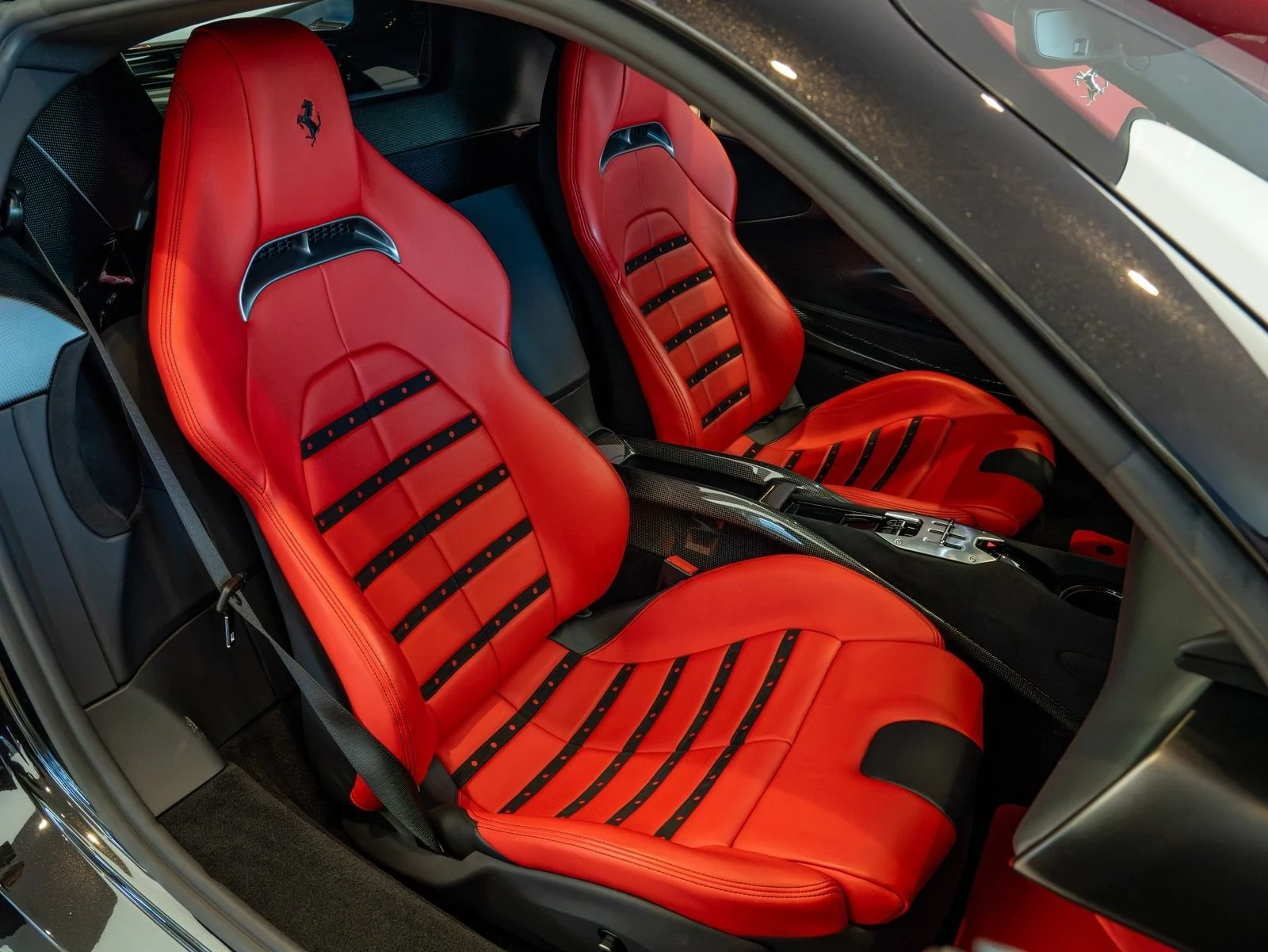 2021 Ferrari SF90 Stradale, 19/20