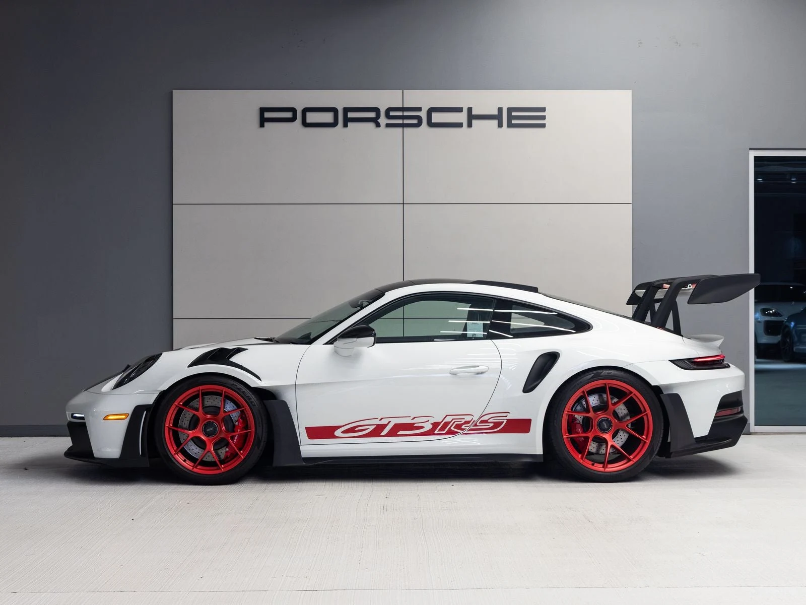 2023 Porsche 911 GT3 RS (992.1), 2/20