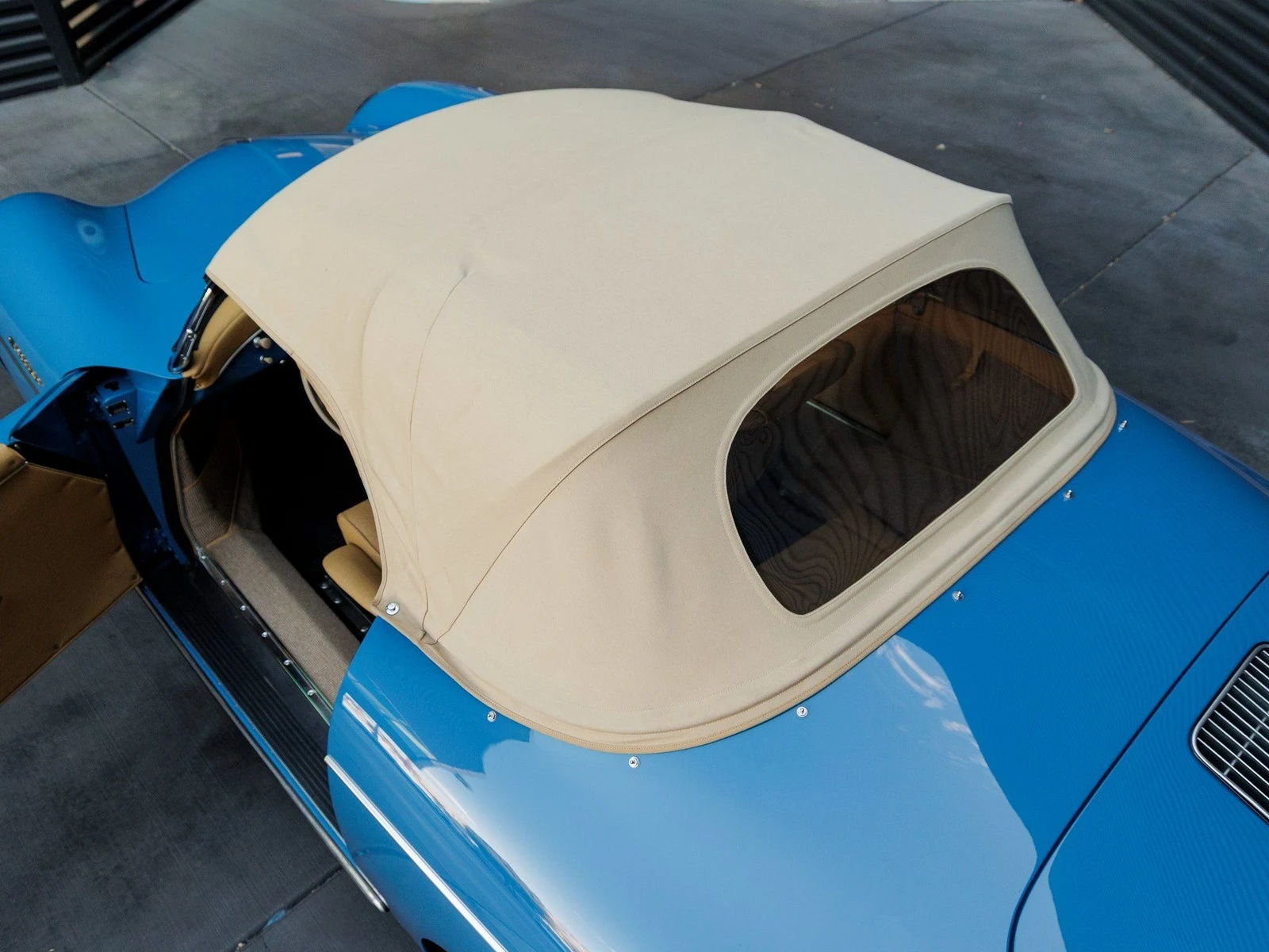 1955 Porsche 356 Speedster, 15/20