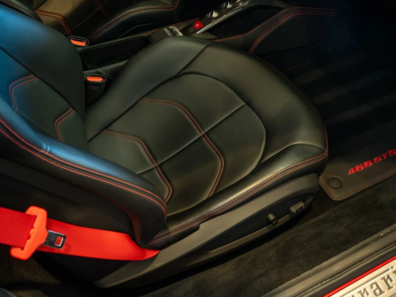 2019 Ferrari 488 GTB, 20/20