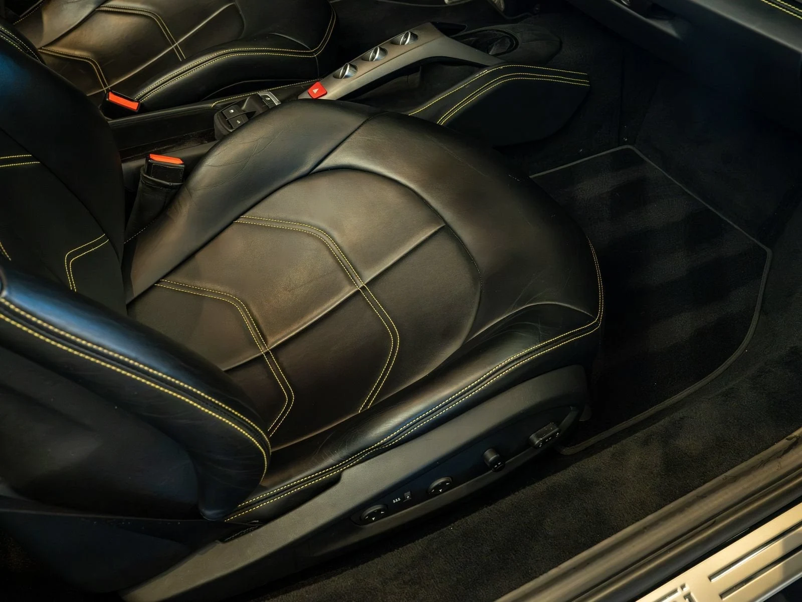 2018 Ferrari 488 Spider, 20/20