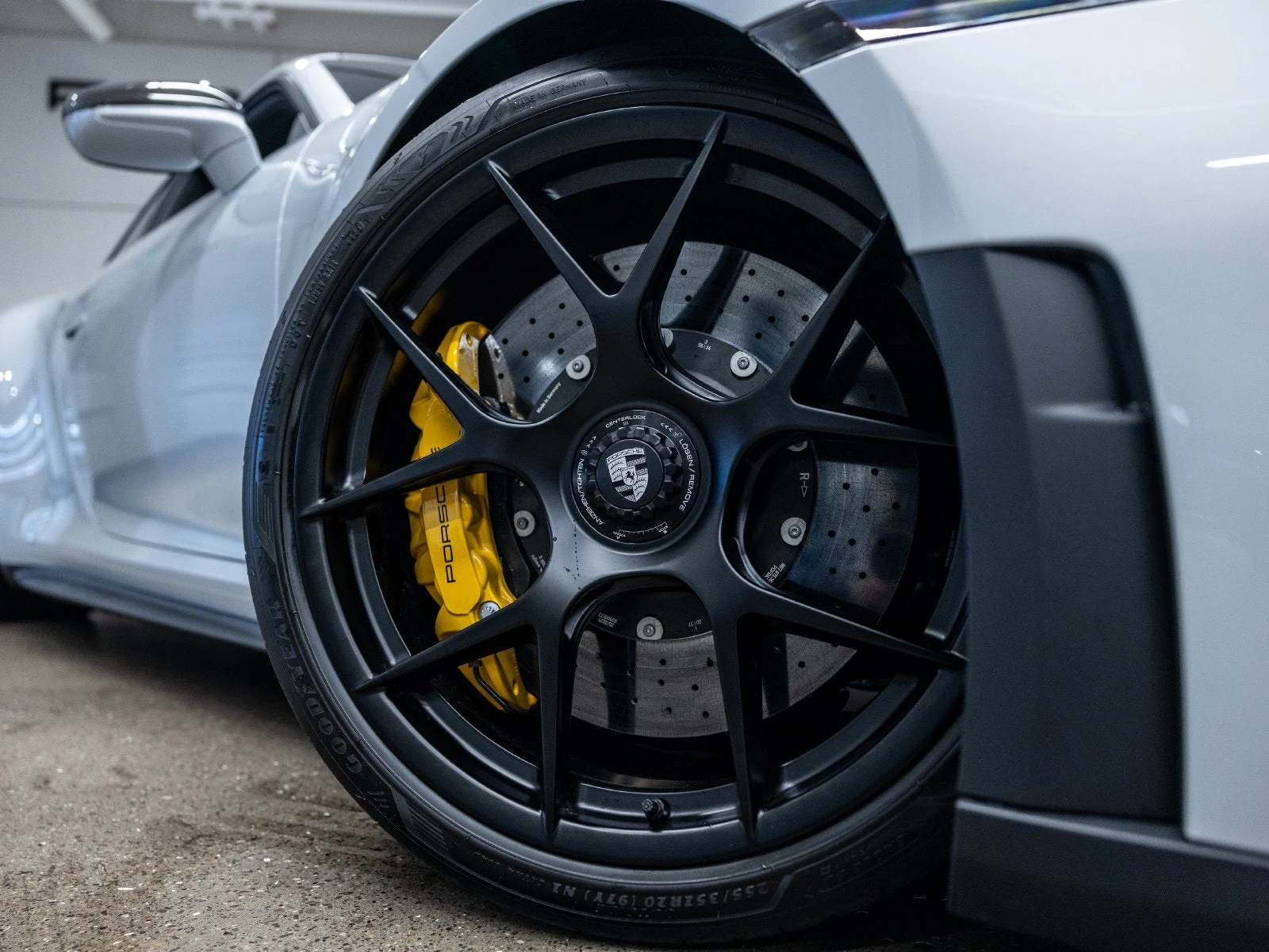 2026 Porsche 911 GT3 Touring (992.2), 19/20