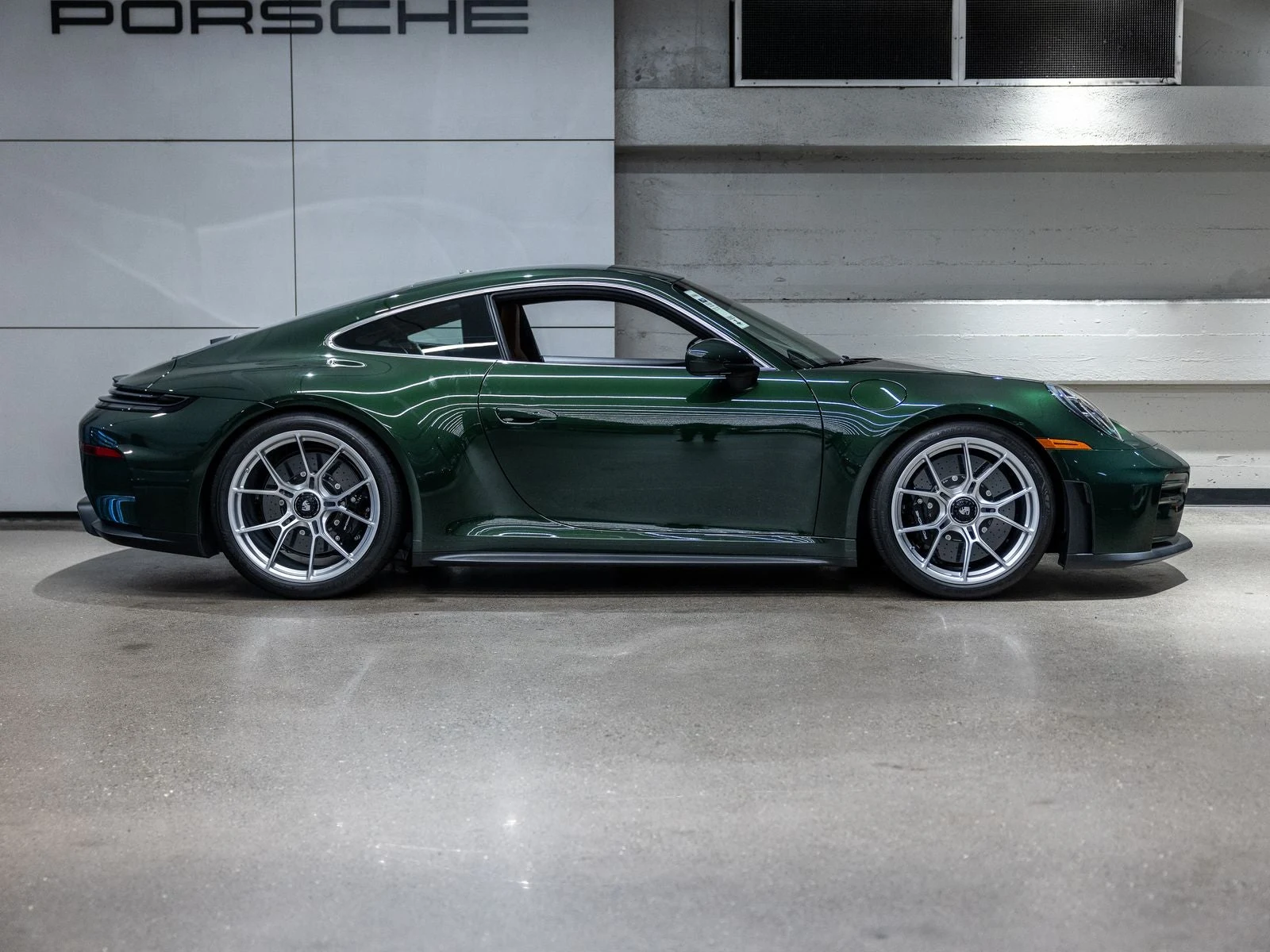 2026 Porsche 911 GT3 Touring (992.2), 16/20