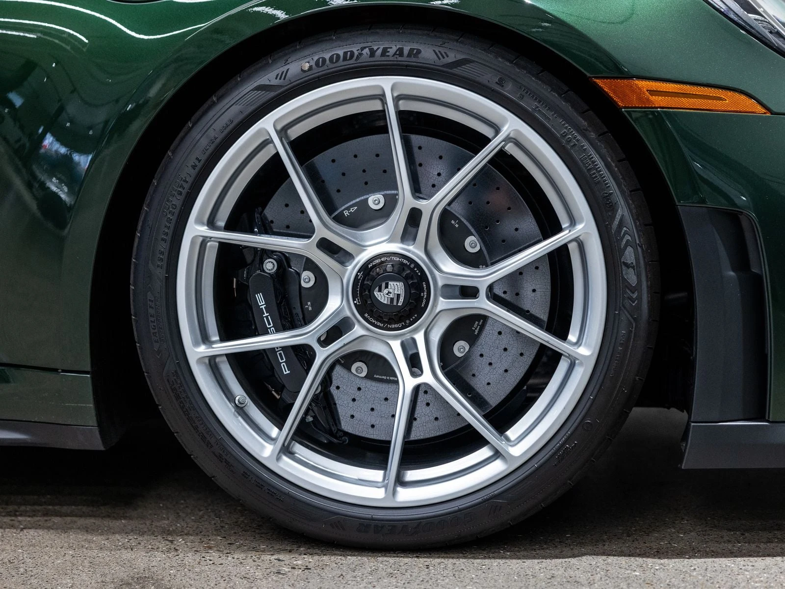 2026 Porsche 911 GT3 Touring (992.2), 17/20