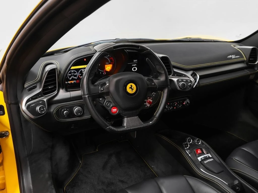 2010 Ferrari 458 Italia, 2/20