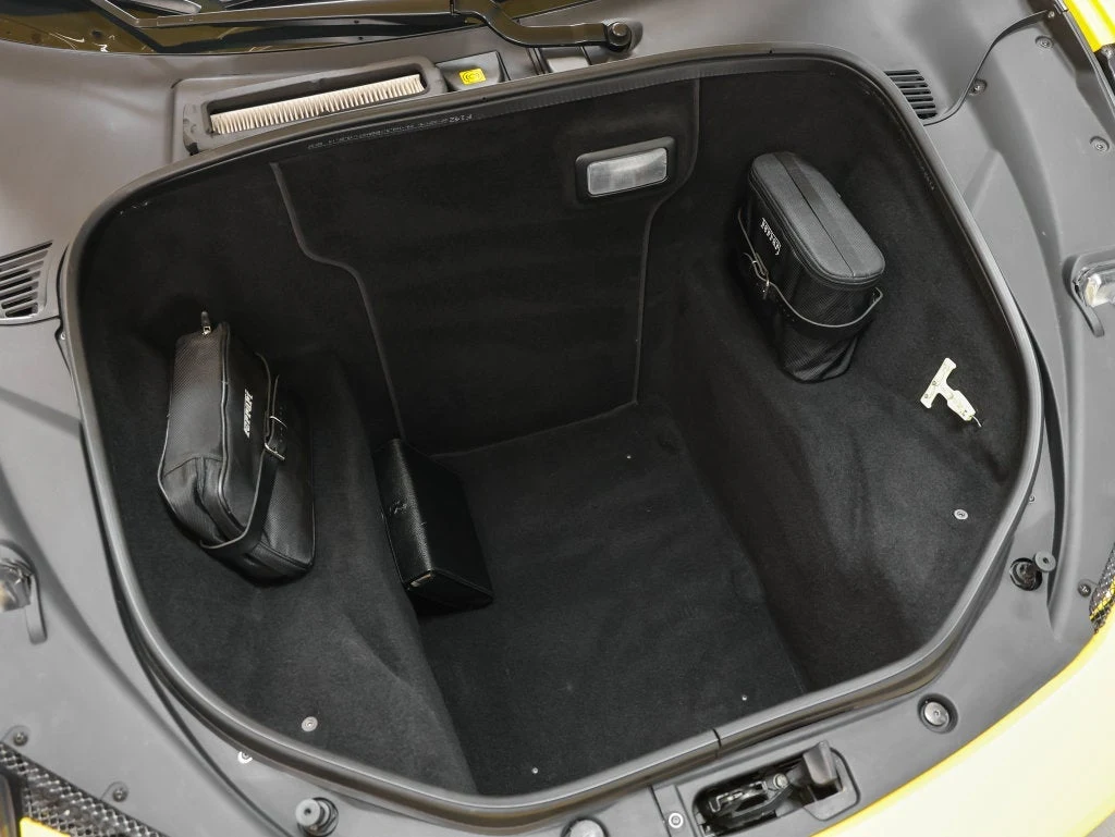 2010 Ferrari 458 Italia, 16/20
