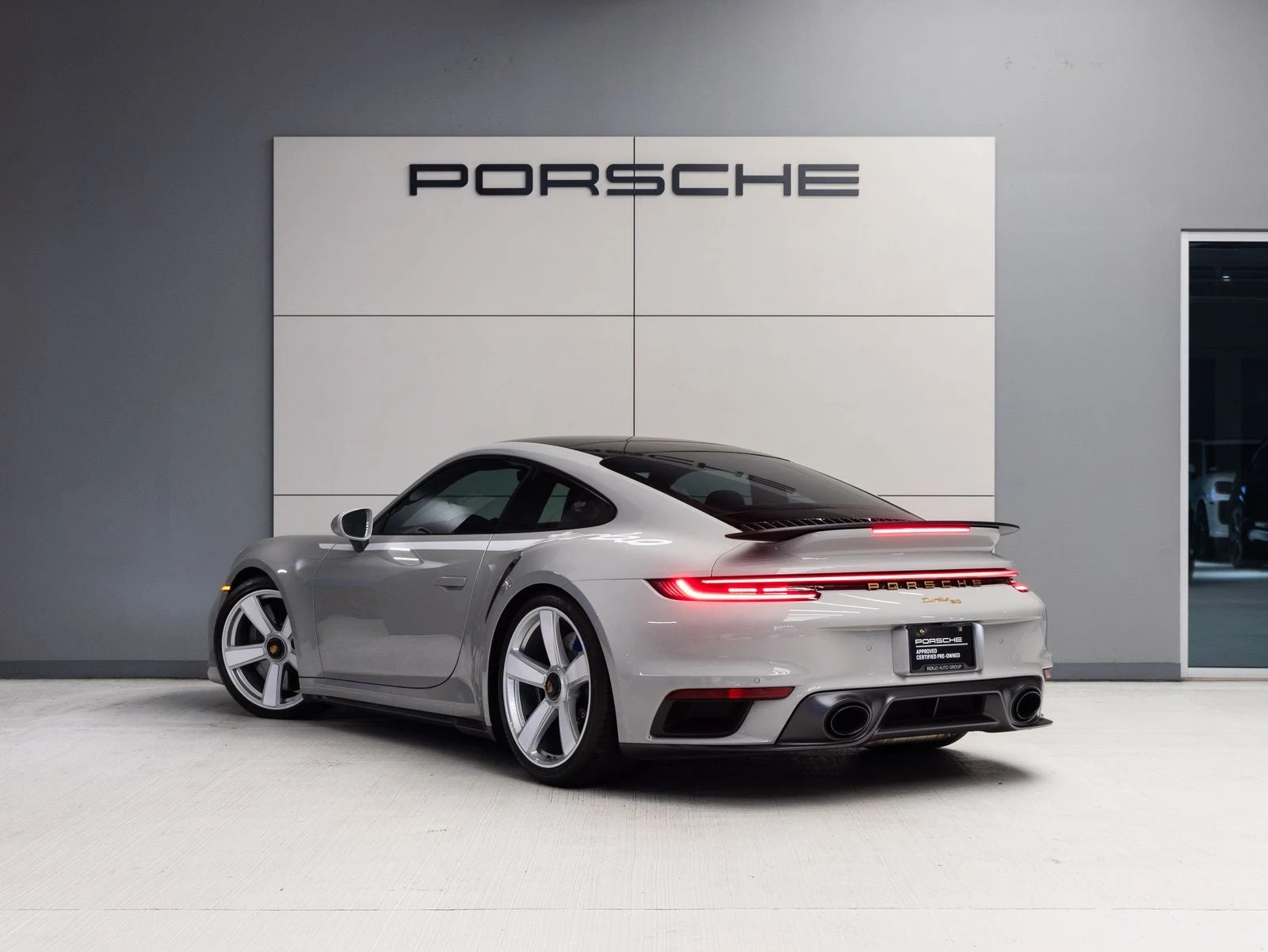 2025 Porsche 911 Turbo 50 Years, 3/20