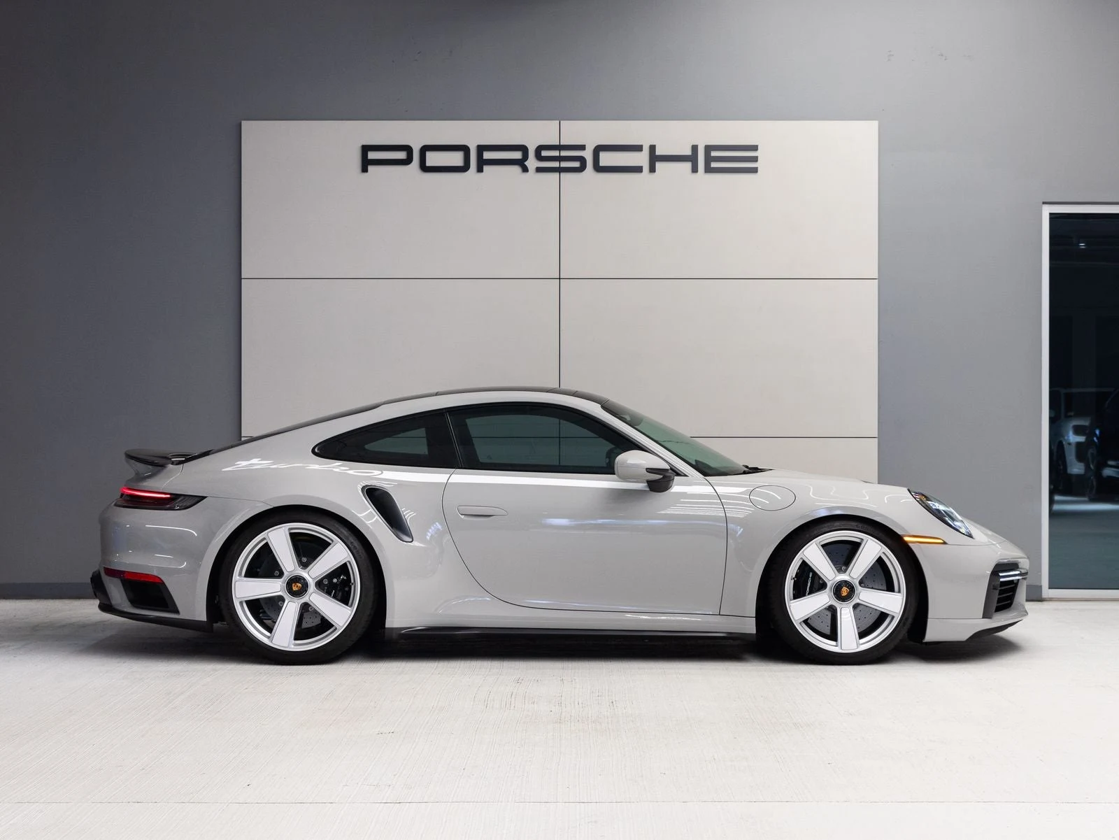 2025 Porsche 911 Turbo 50 Years, 8/20