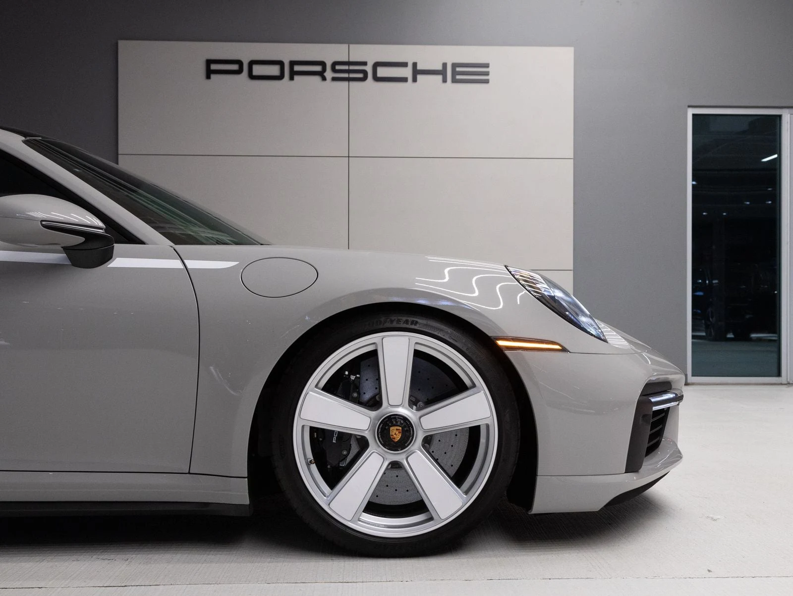 2025 Porsche 911 Turbo 50 Years, 11/20