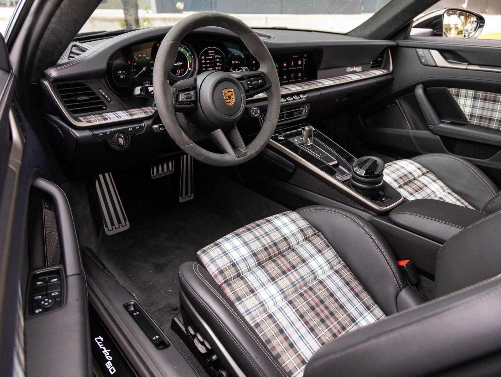 2025 Porsche 911 Turbo 50 Years, 4/20